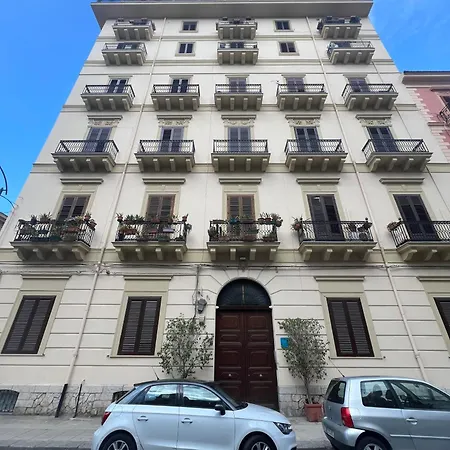 Politeama Charming *